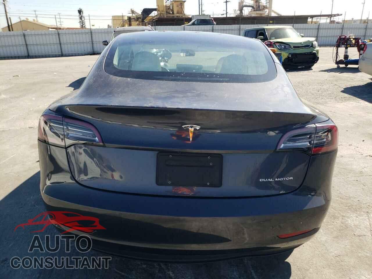 TESLA MODEL 3 2019 - 5YJ3E1EBXKF195737