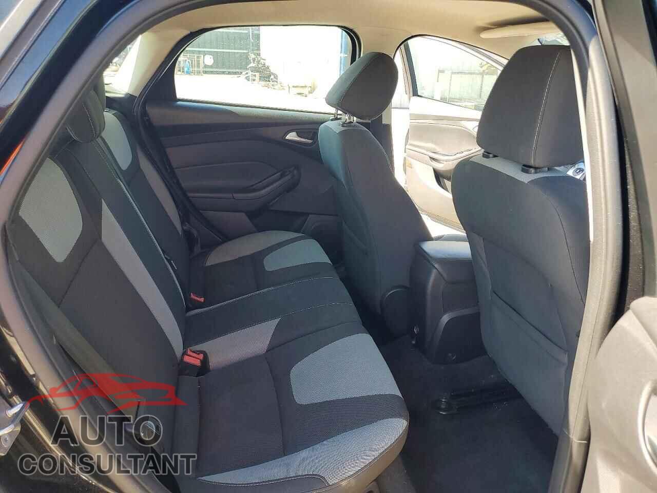 FORD FOCUS 2014 - 1FADP3K21EL369216