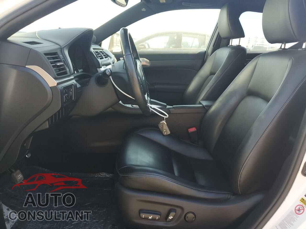 LEXUS CT 200 2014 - JTHKD5BH1E2179964