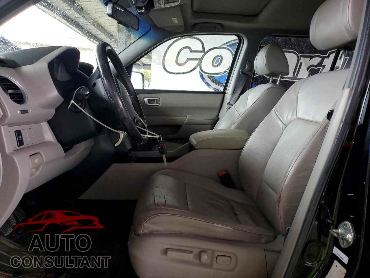 HONDA PILOT 2010 - 5FNYF3H57AB005234