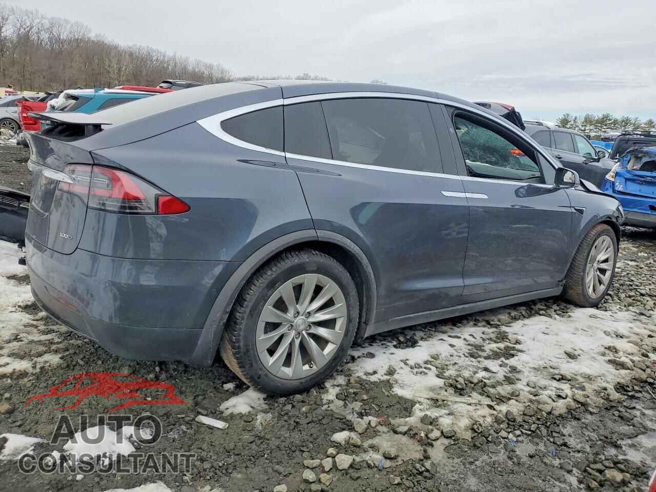 TESLA MODEL X 2017 - 5YJXCBE20HF066167