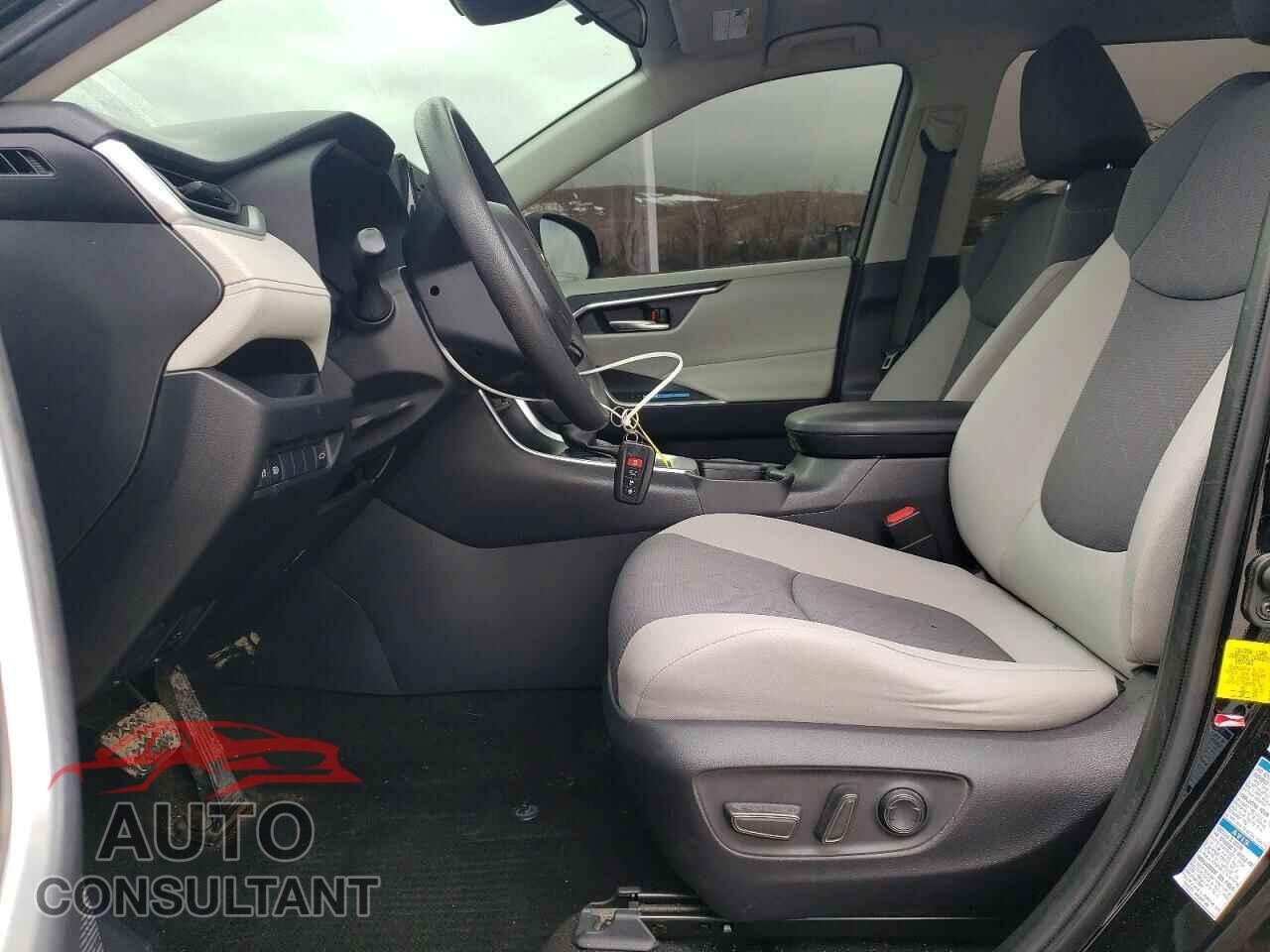 TOYOTA RAV4 2019 - JTMP1RFV7KD027419