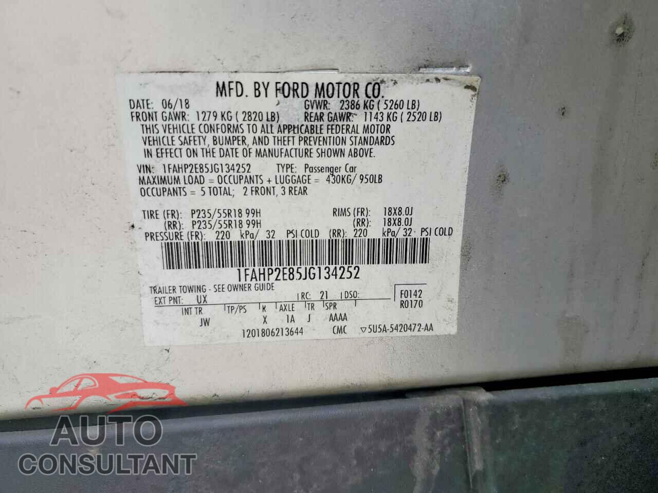 FORD TAURUS 2018 - 1FAHP2E85JG134252