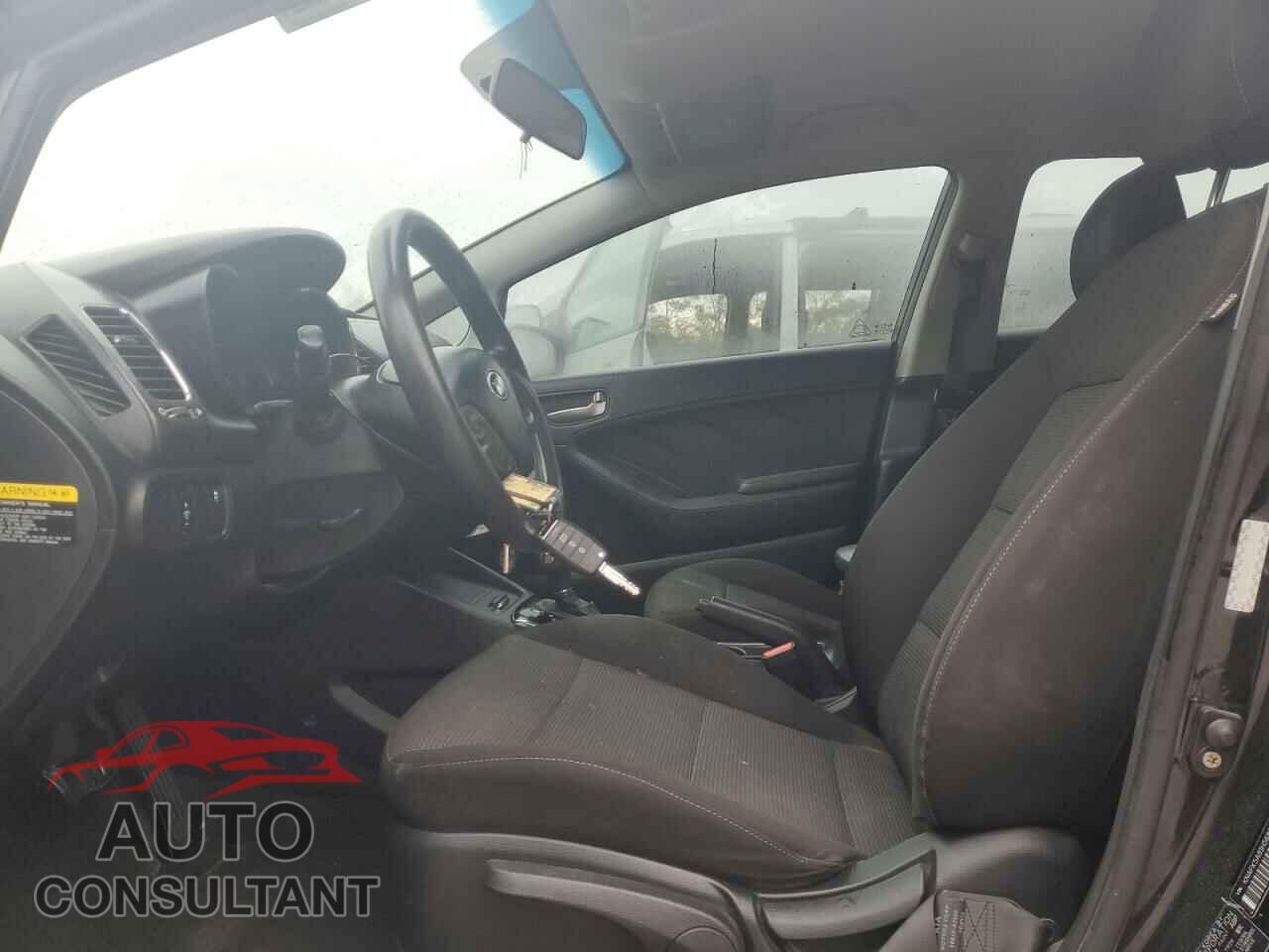KIA FORTE 2017 - KNAFK5A81H5687975