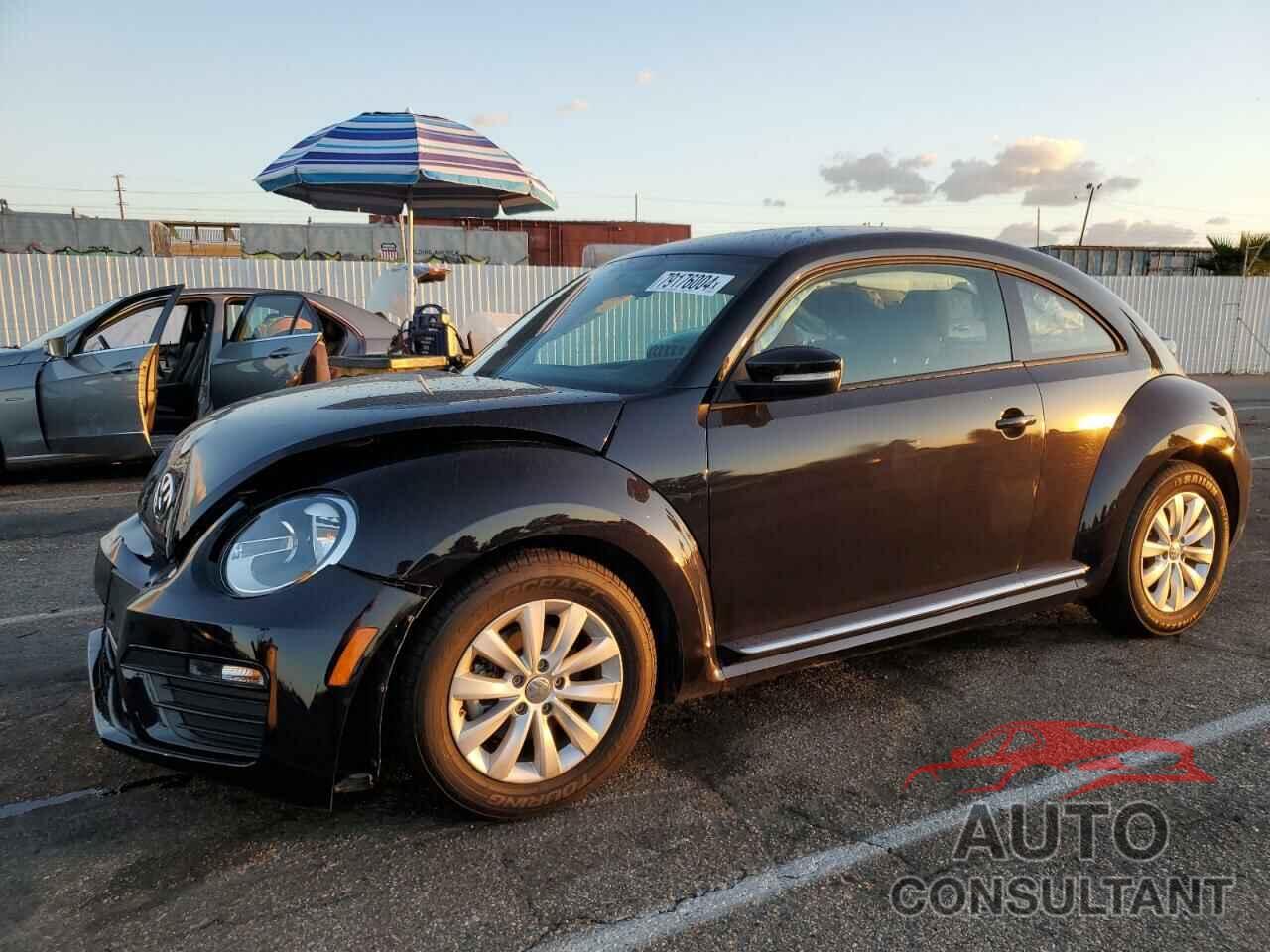 VOLKSWAGEN BEETLE 2019 - 3VWFD7AT3KM710863