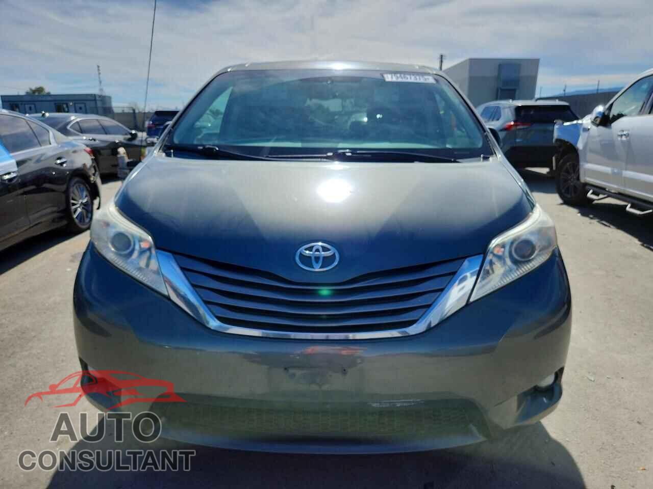 TOYOTA SIENNA 2013 - 5TDYK3DC8DS321709