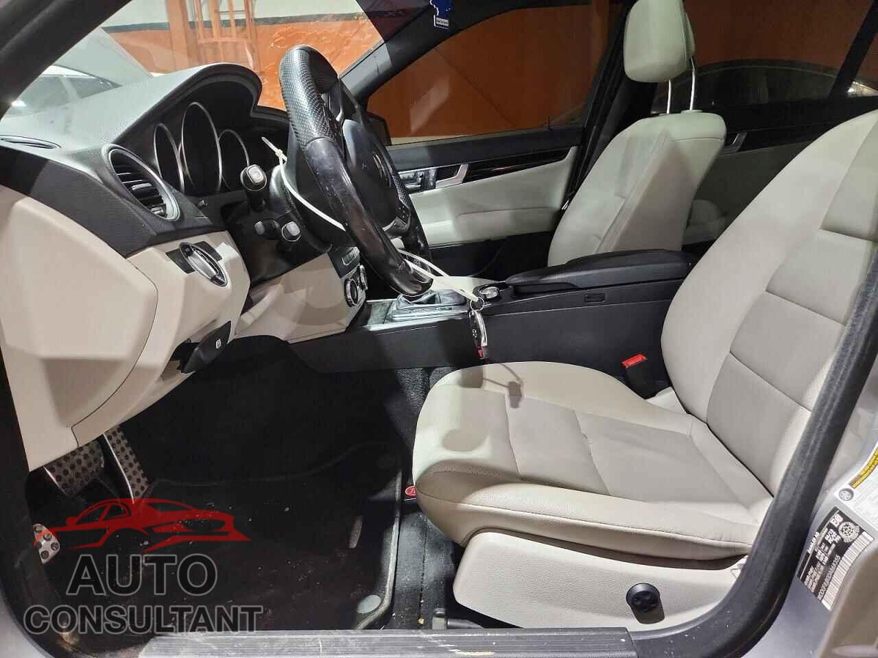 MERCEDES-BENZ C-CLASS 2013 - WDDGF8JB0DA868355