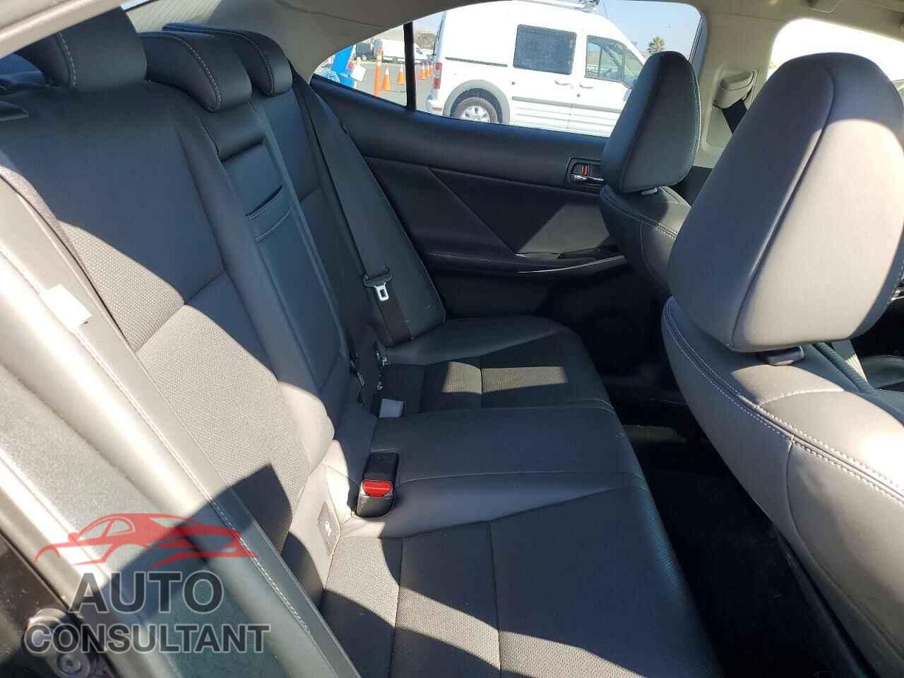 LEXUS IS 2016 - JTHBA1D26G5010227