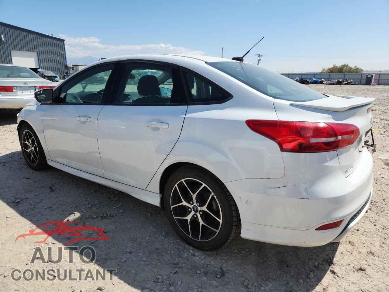 FORD FOCUS 2015 - 1FADP3F2XFL385720