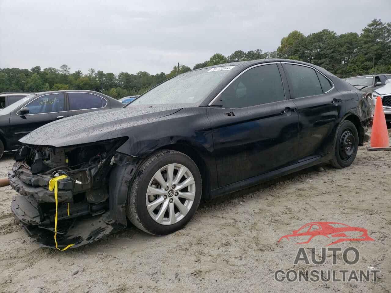 TOYOTA CAMRY 2018 - 4T1B11HK4JU629008