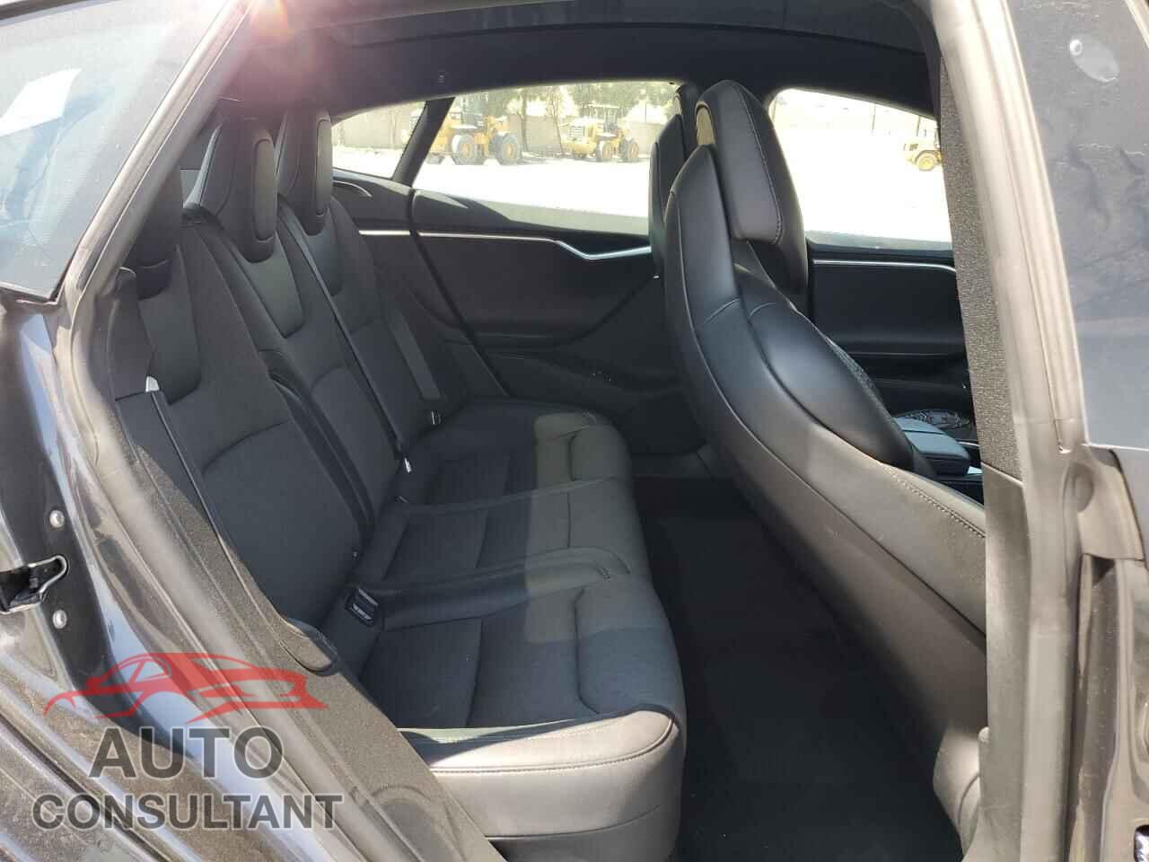TESLA MODEL S 2017 - 5YJSA1E27HF216026
