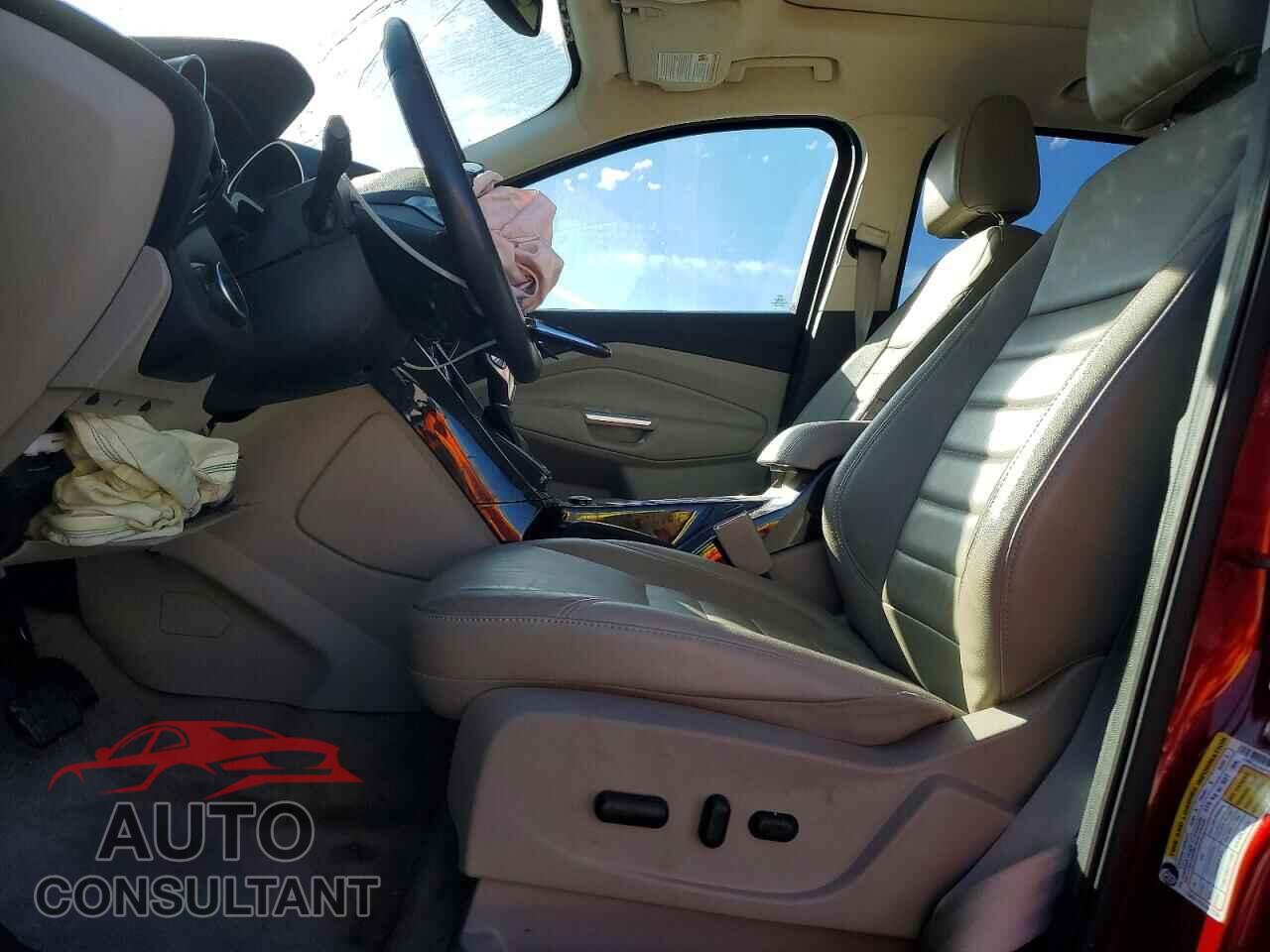 FORD ESCAPE 2015 - 1FMCU0J96FUC00747