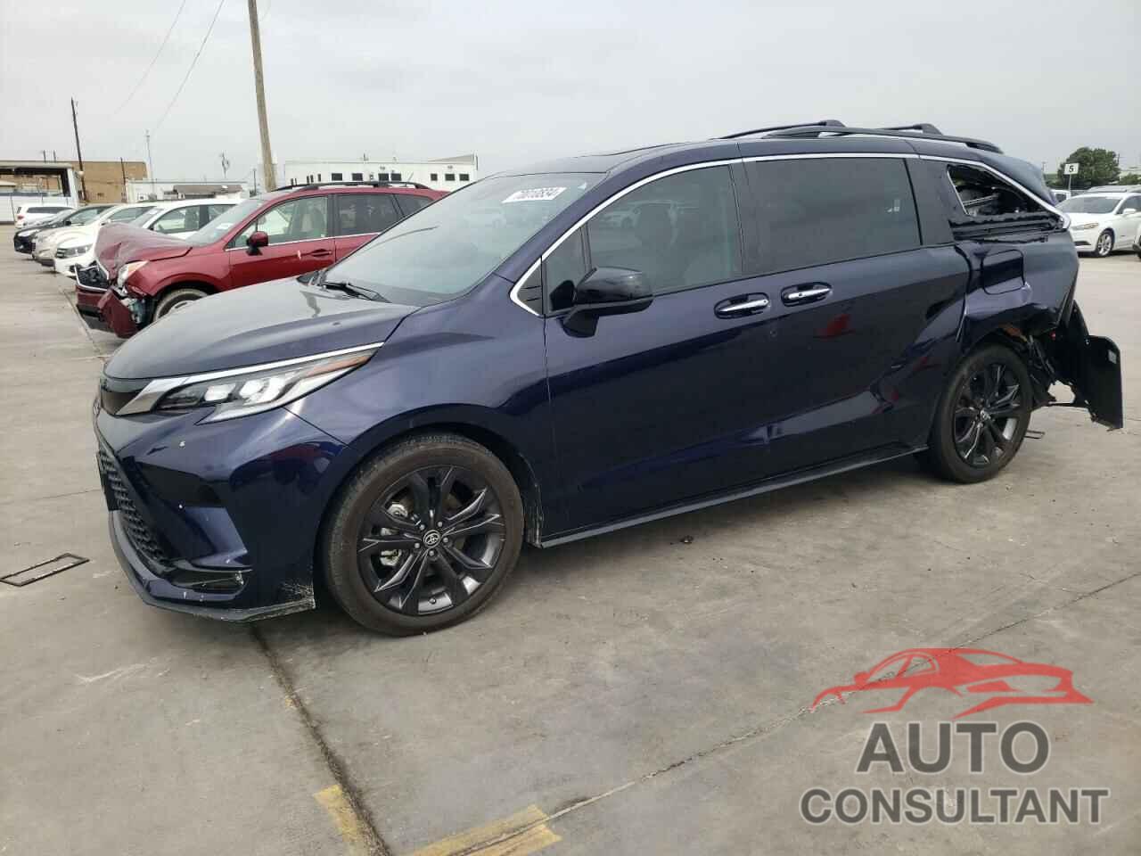 TOYOTA SIENNA 2023 - 5TDXRKEC4PS170467