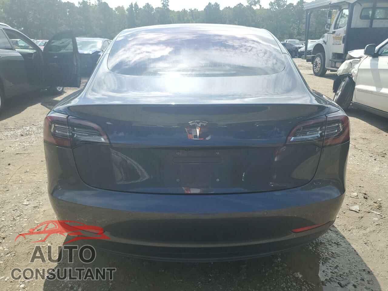 TESLA MODEL 3 2018 - 5YJ3E1EA0JF032052