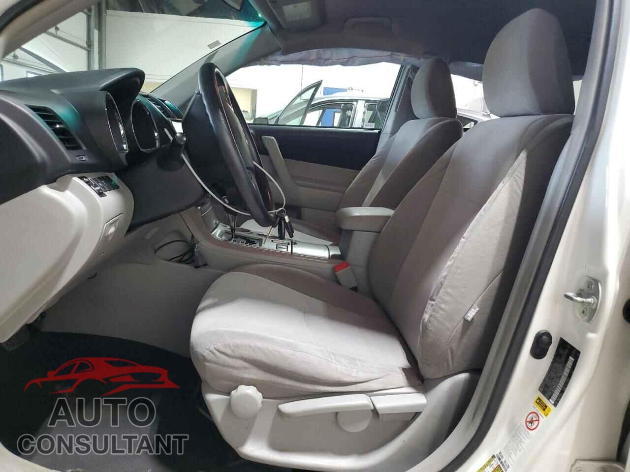 TOYOTA HIGHLANDER 2013 - 5TDBK3EH8DS214367