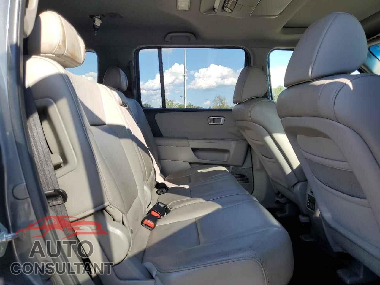 HONDA PILOT 2011 - 5FNYF4H6XBB012260
