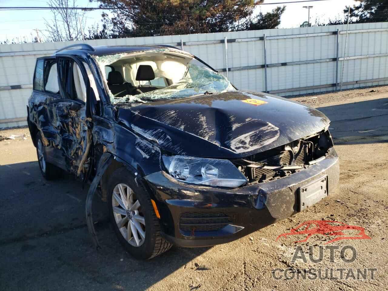 VOLKSWAGEN TIGUAN 2017 - WVGBV7AX6HK043560