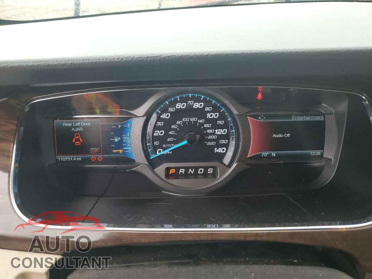FORD TAURUS 2018 - 1FAHP2F80JG127501