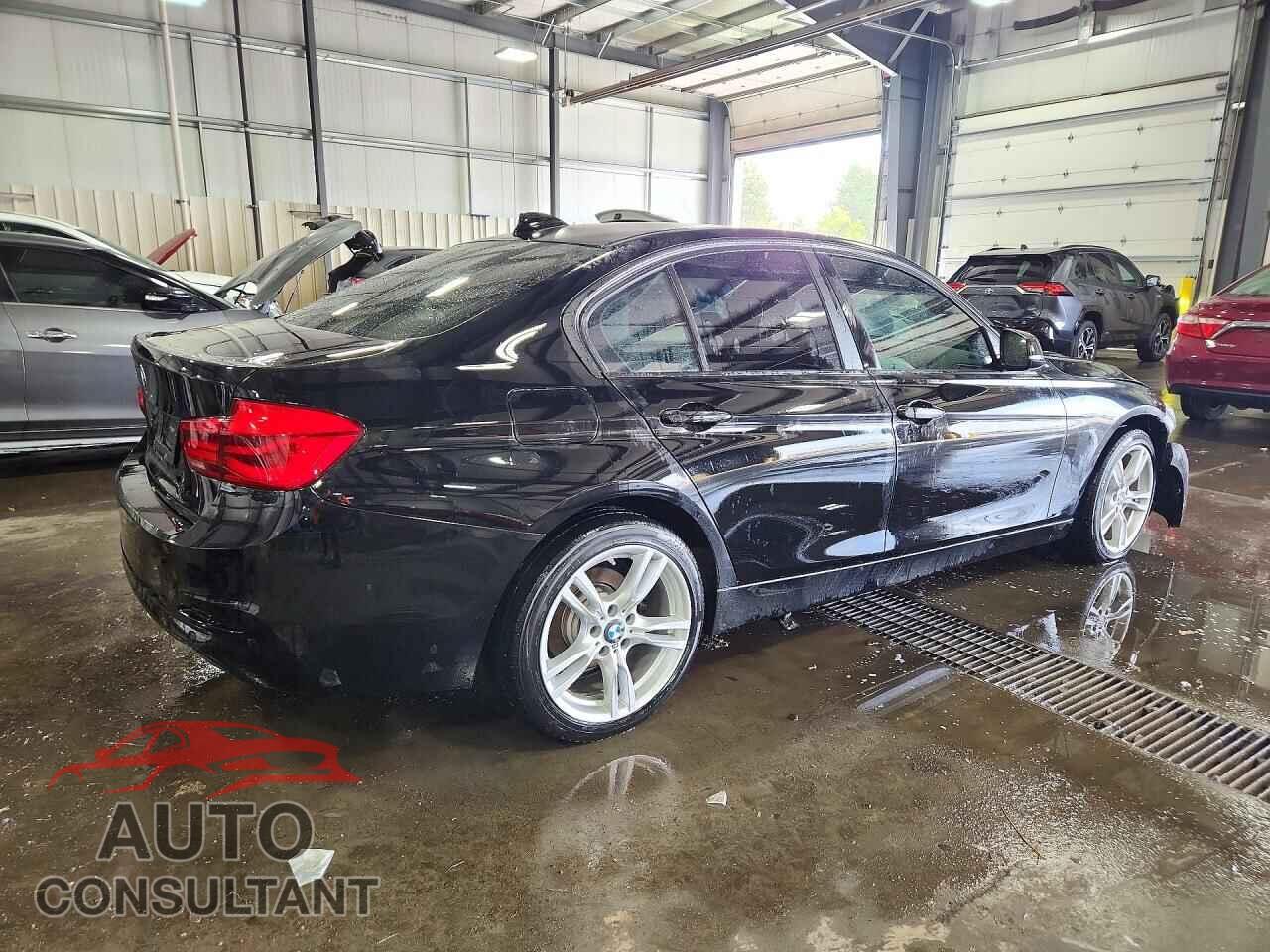 BMW 3 SERIES 2018 - WBA8A3C54JA491755