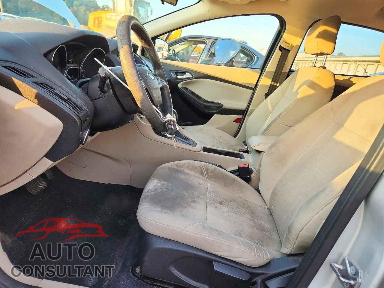 FORD FOCUS 2015 - 1FADP3F24FL292076