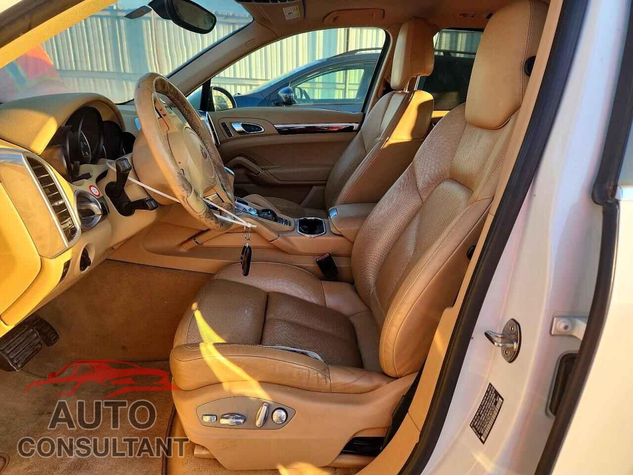 PORSCHE CAYENNE 2014 - WP1AA2A25ELA01310