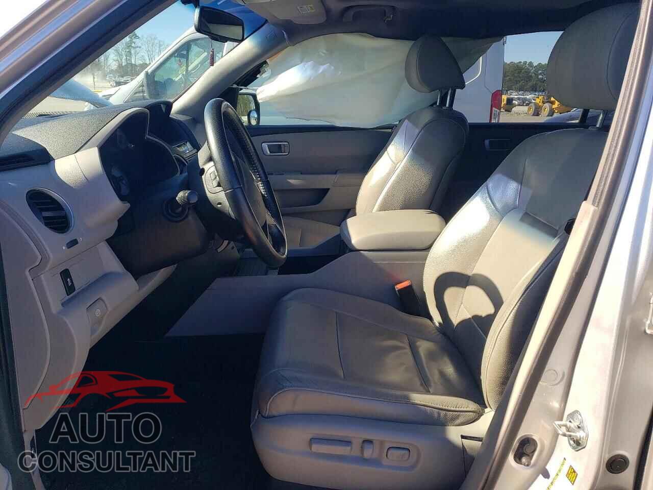 HONDA PILOT 2013 - 5FNYF3H50DB043960