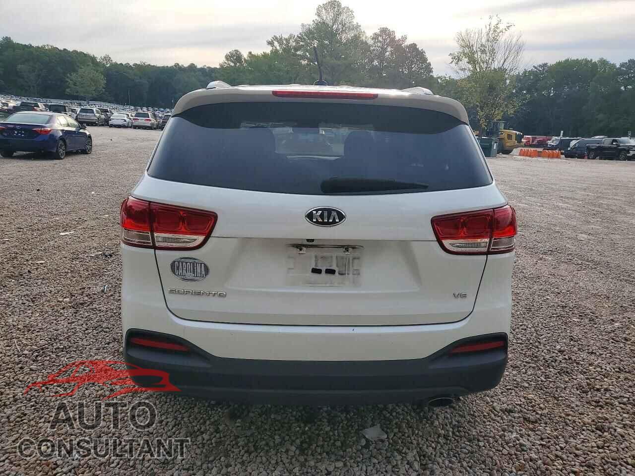 KIA SORENTO 2018 - 5XYPG4A59JG361427