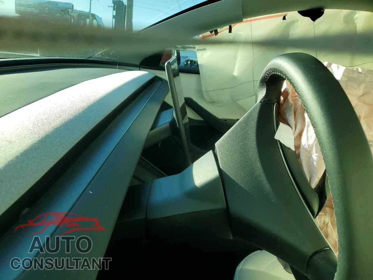 TESLA MODEL 3 2025 - 5YJ3E1EA4SF045212