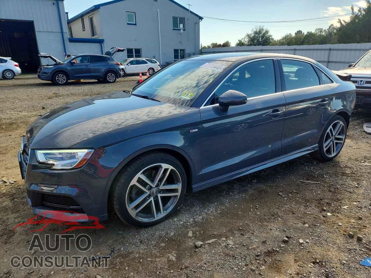 AUDI A3 2017 - WAUJ8GFF6H1032052
