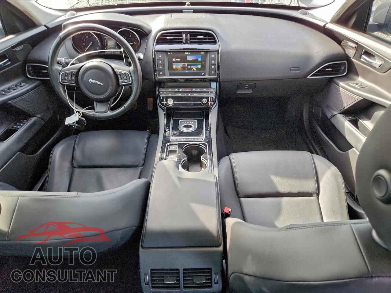 JAGUAR XE 2017 - SAJAD4BN8HA952387