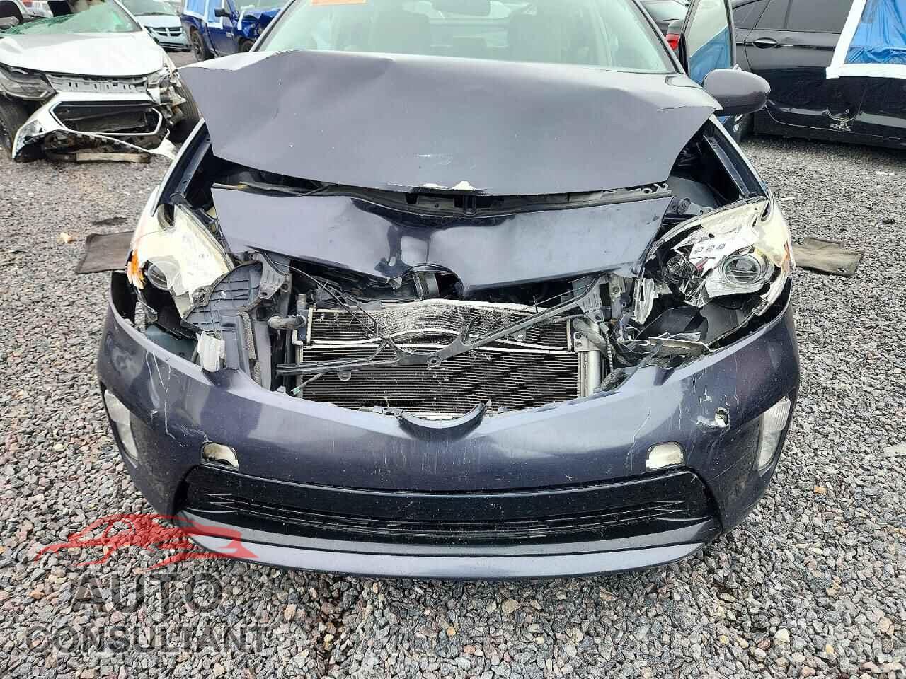 TOYOTA PRIUS 2014 - JTDKN3DU6E1772528