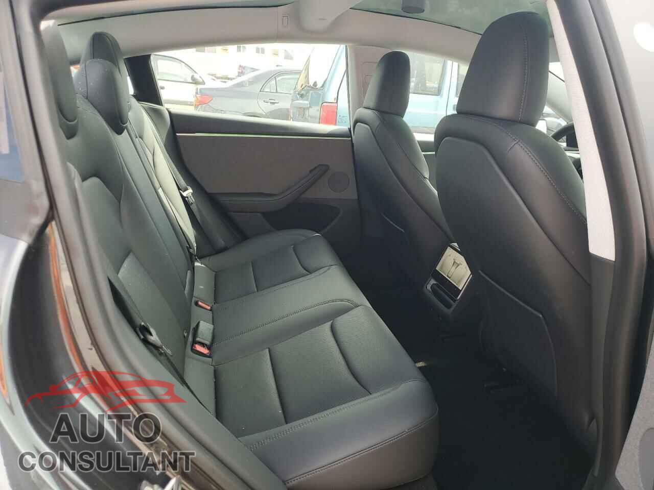TESLA MODEL 3 2024 - 5YJ3E1EA4RF734404