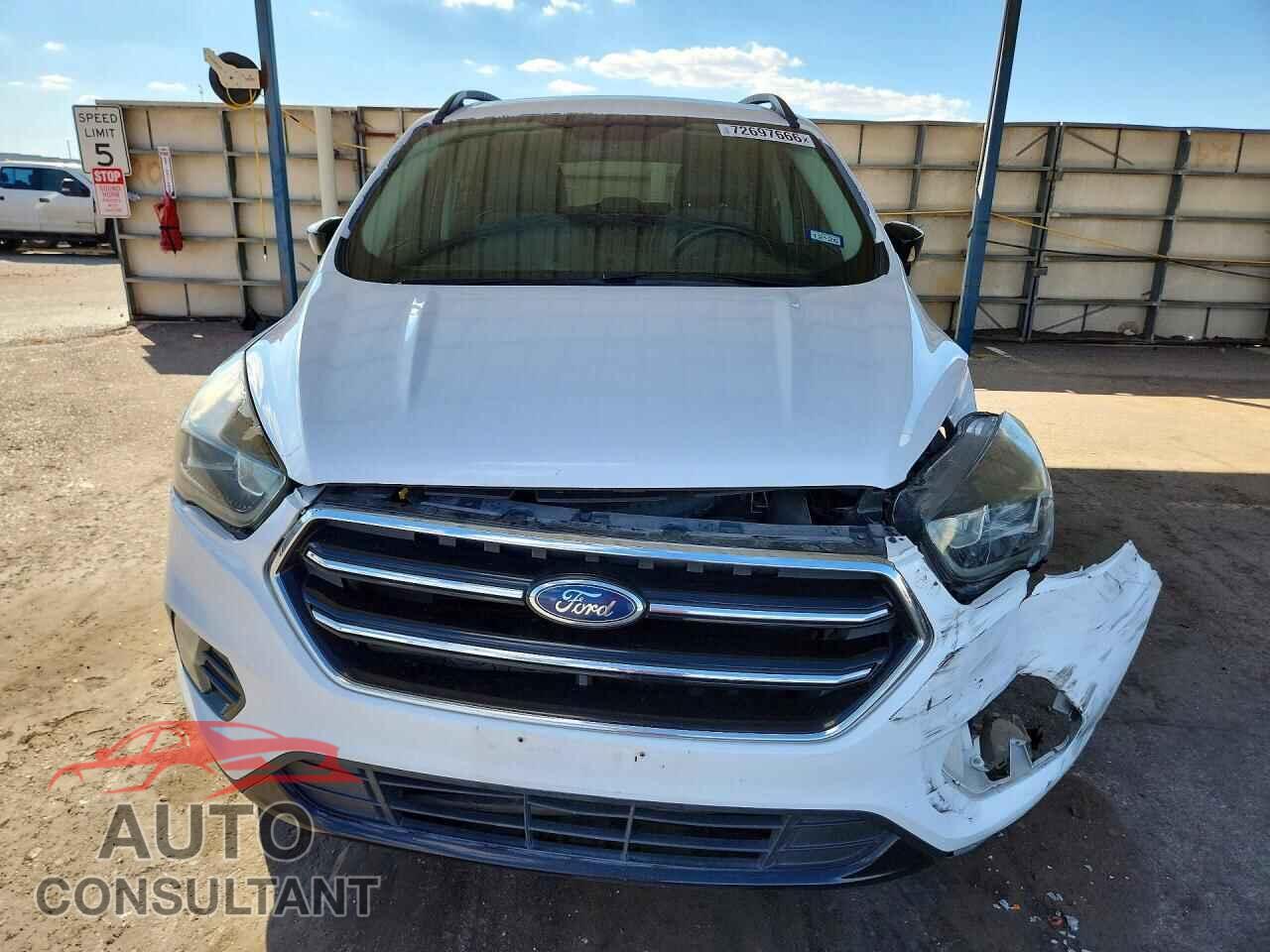 FORD ESCAPE 2017 - 1FMCU0GD4HUC12782