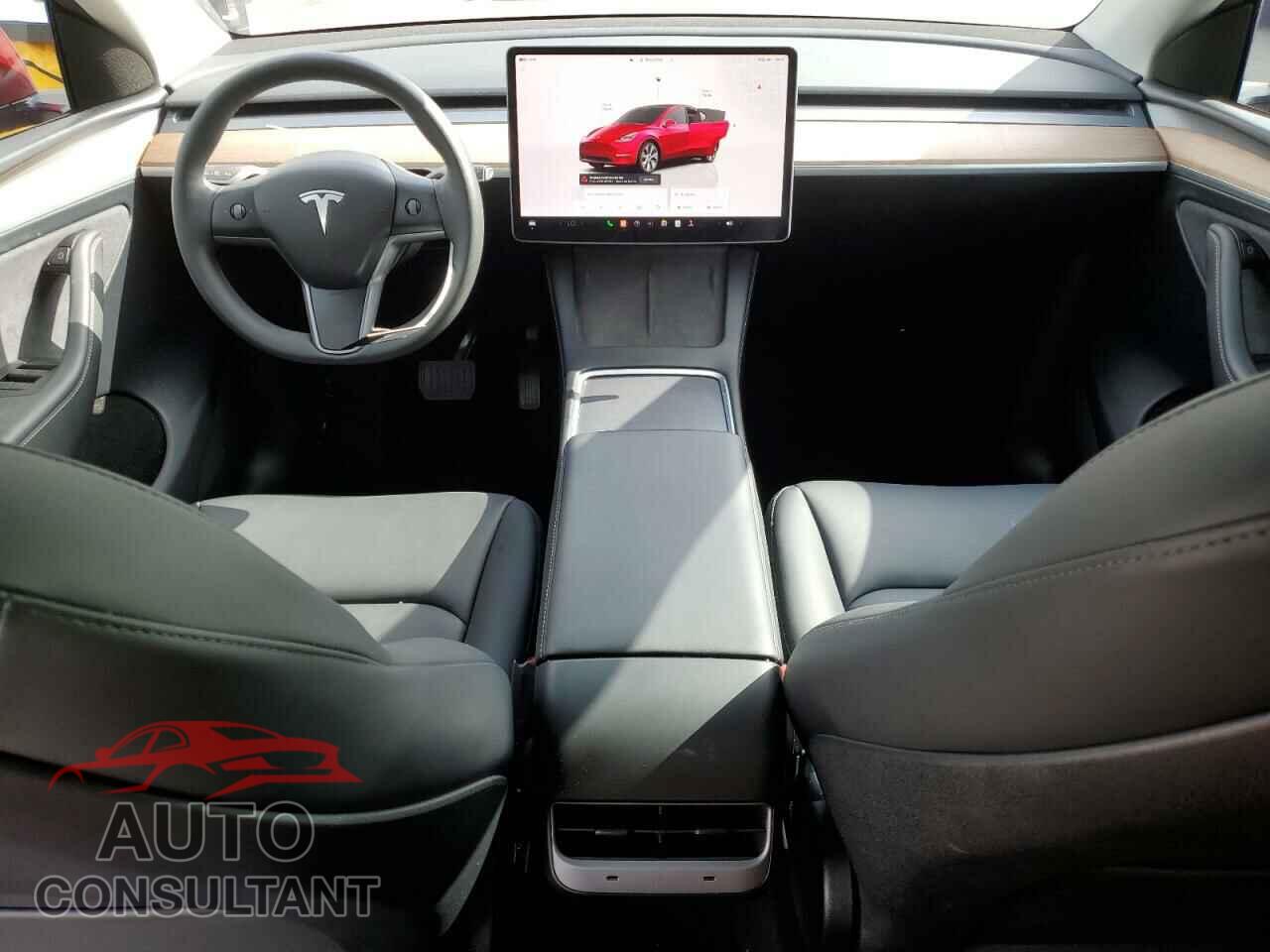 TESLA MODEL Y 2024 - 7SAYGDEE3RA250020