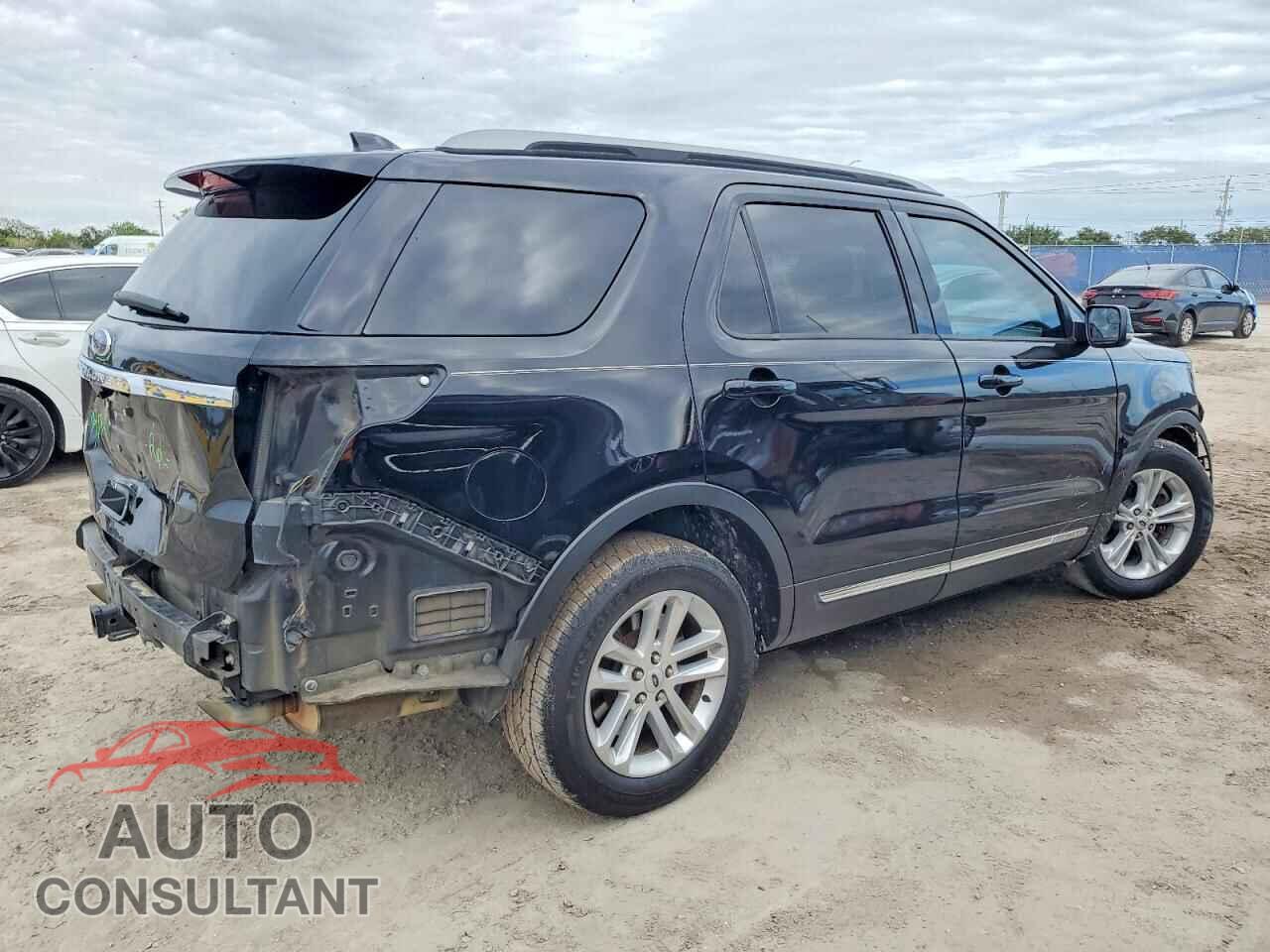 FORD EXPLORER 2017 - 1FM5K7D82HGA67366