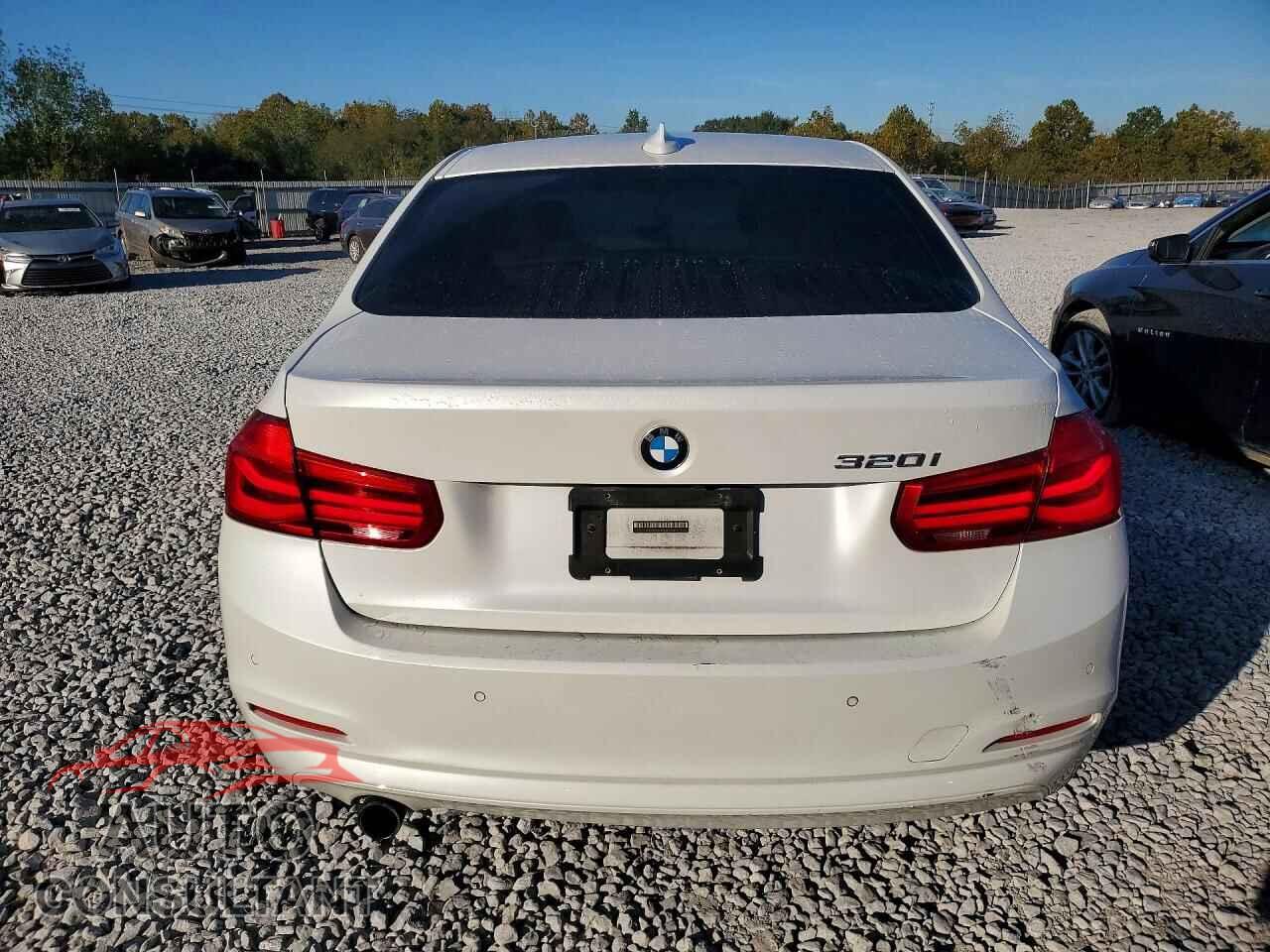 BMW 3 SERIES 2016 - WBA8E1G56GNU10761