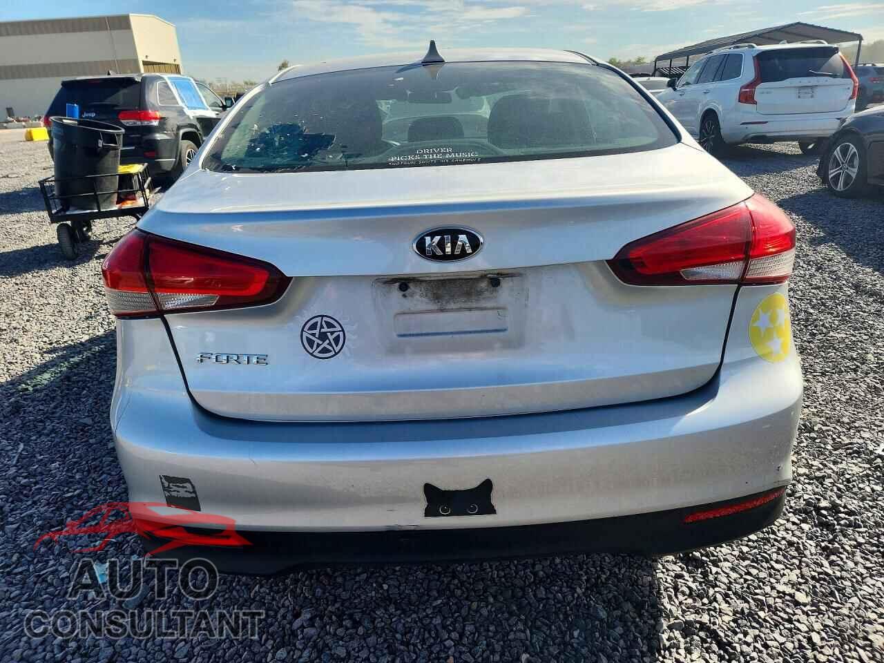 KIA FORTE 2017 - 3KPFK4A77HE027061