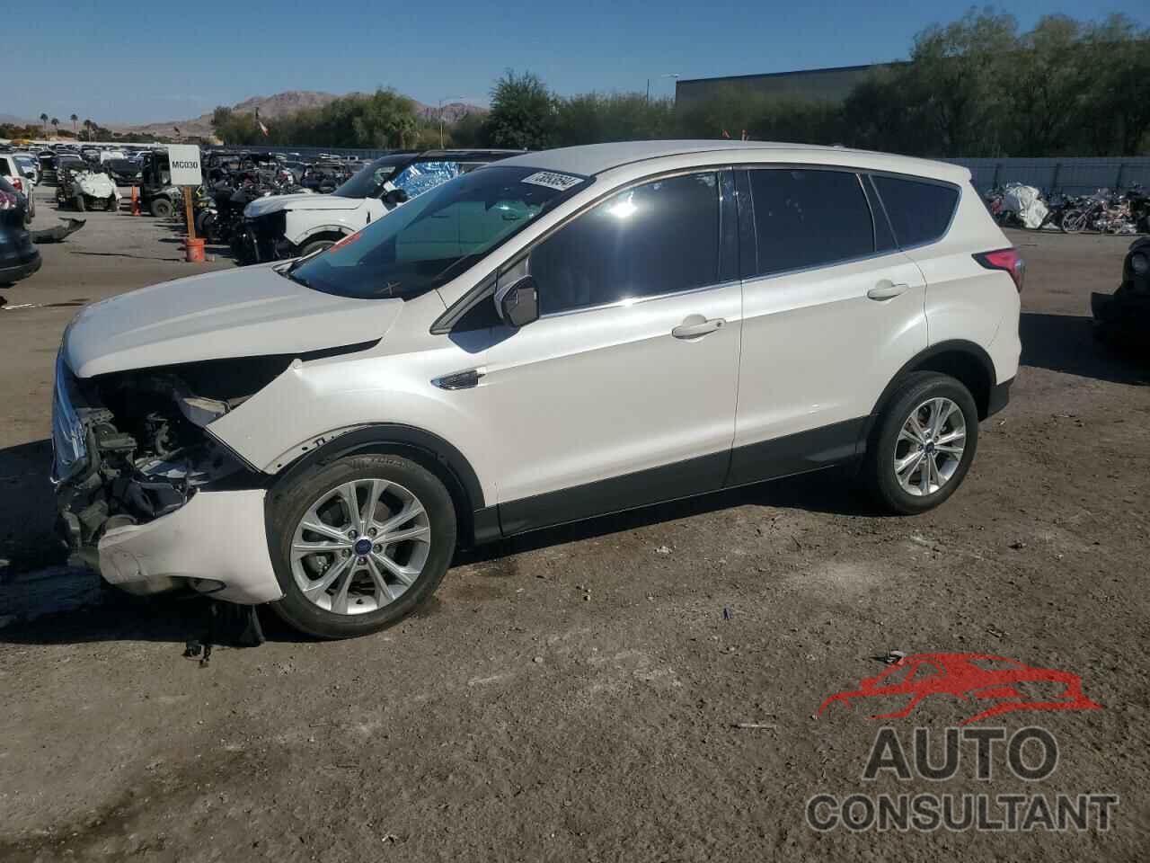 FORD ESCAPE 2017 - 1FMCU0GD1HUD42471