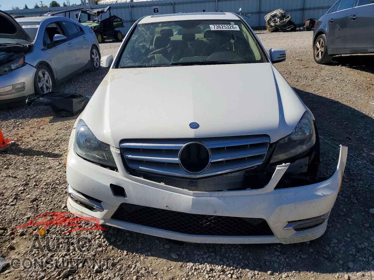 MERCEDES-BENZ C-CLASS 2013 - WDDGF8AB7DA788552