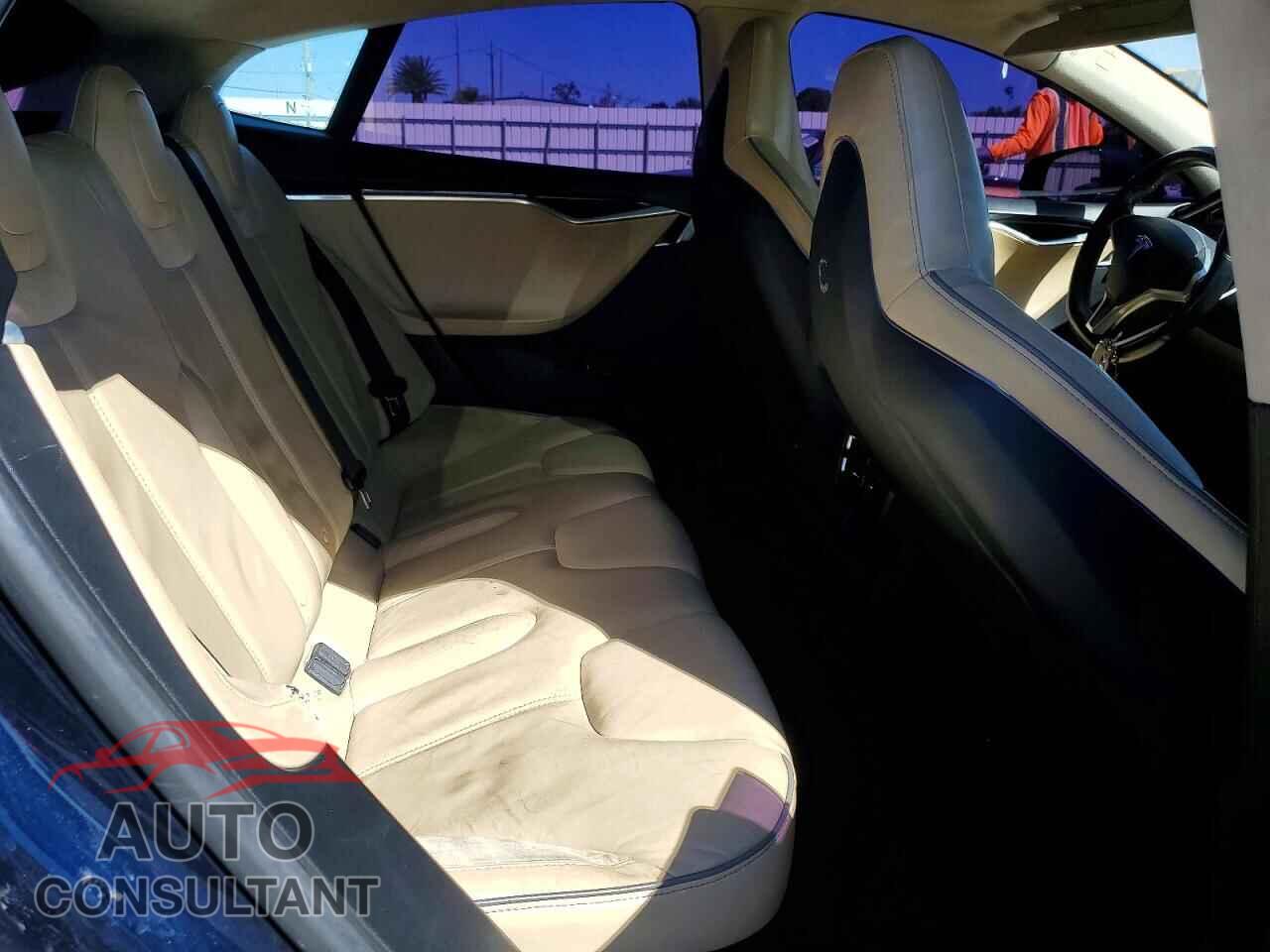 TESLA MODEL S 2013 - 5YJSA1DP2DFP17042