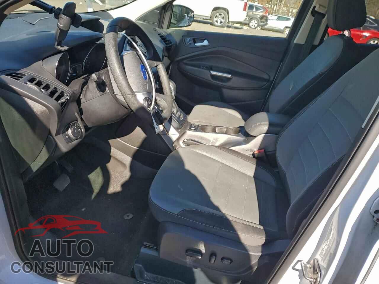 FORD ESCAPE 2016 - 1FMCU0GX5GUC50322
