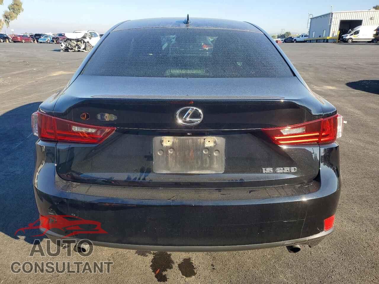 LEXUS IS 2014 - JTHBF1D25E5014011