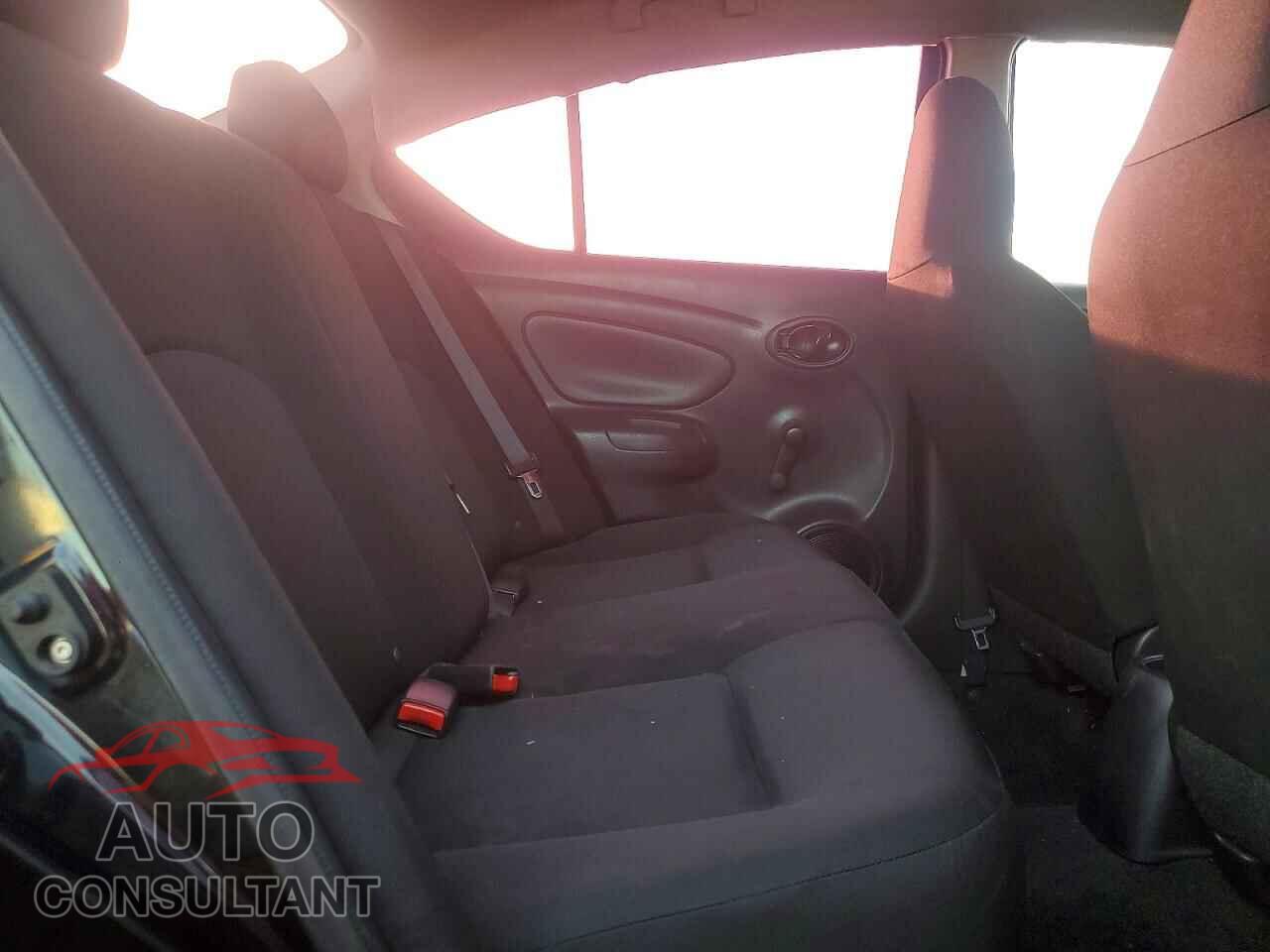 NISSAN VERSA 2016 - 3N1CN7APXGL904389