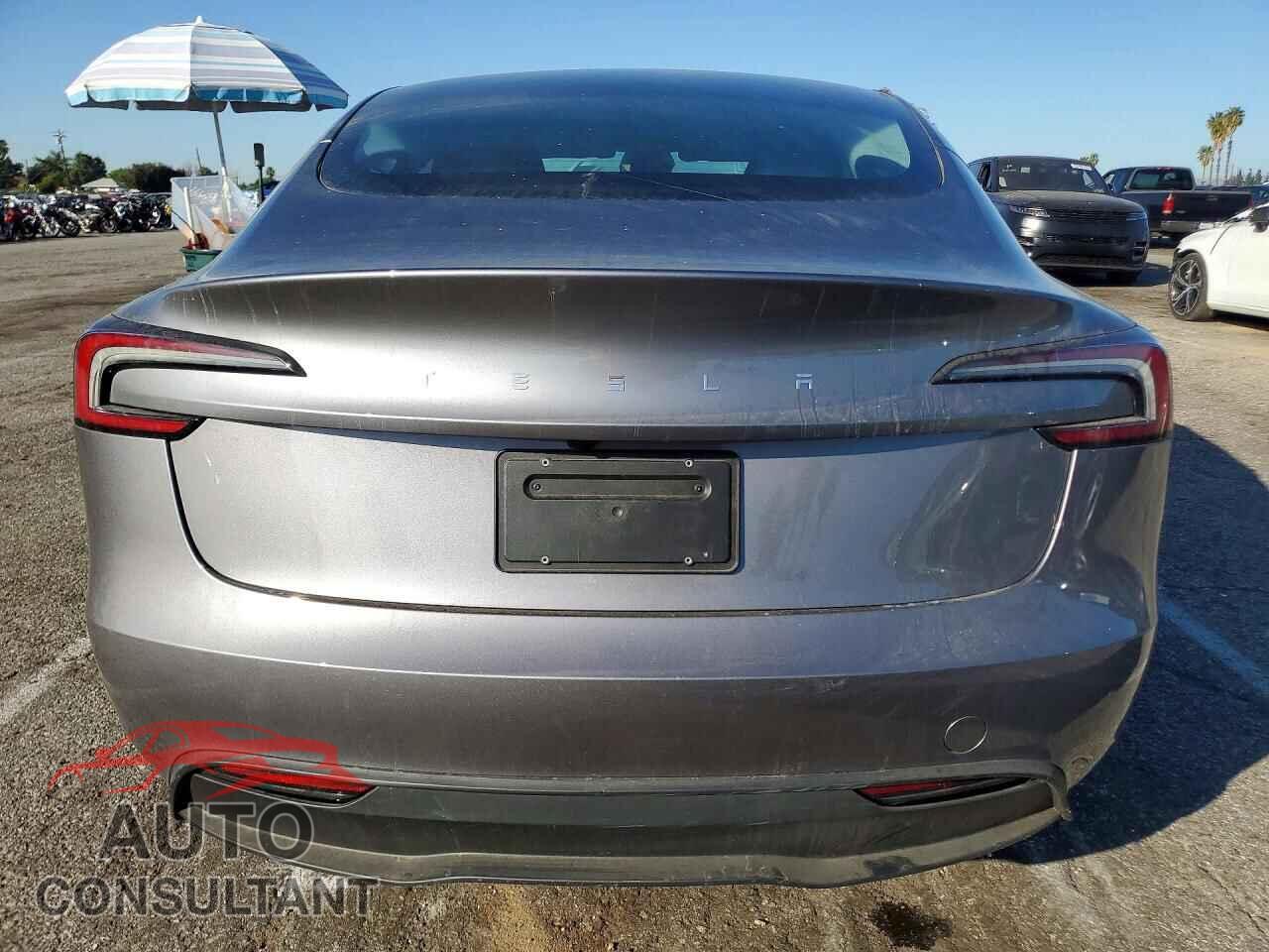 TESLA MODEL 3 2024 - 5YJ3E1EA8RF858787