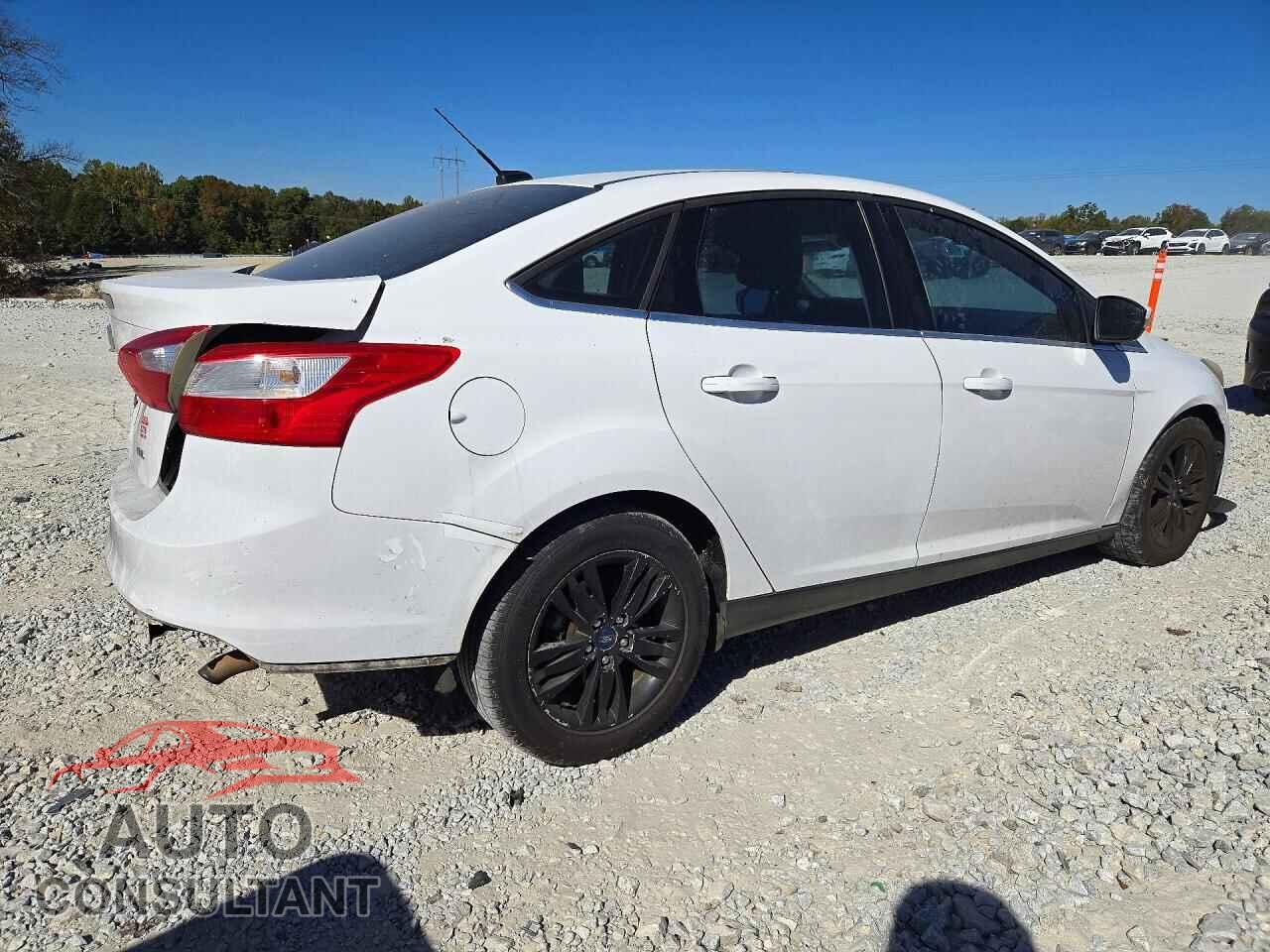 FORD FOCUS 2012 - 1FAHP3H21CL376012