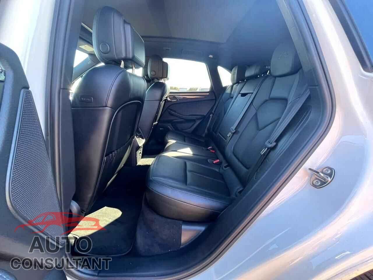 PORSCHE MACAN 2017 - WP1AG2A57HLB50315
