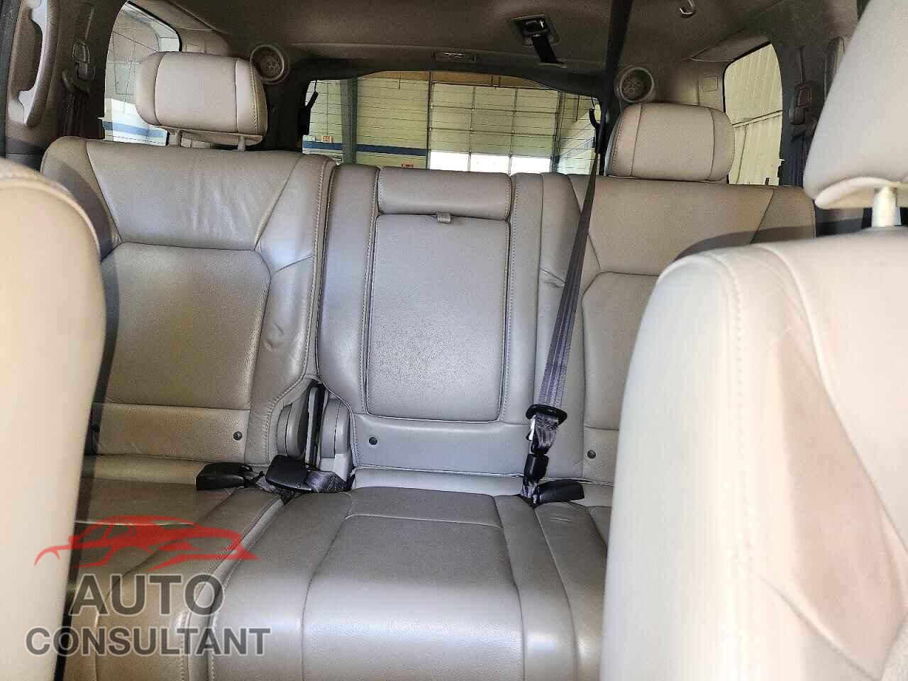 HONDA PILOT 2011 - 5FNYF4H63BB049747