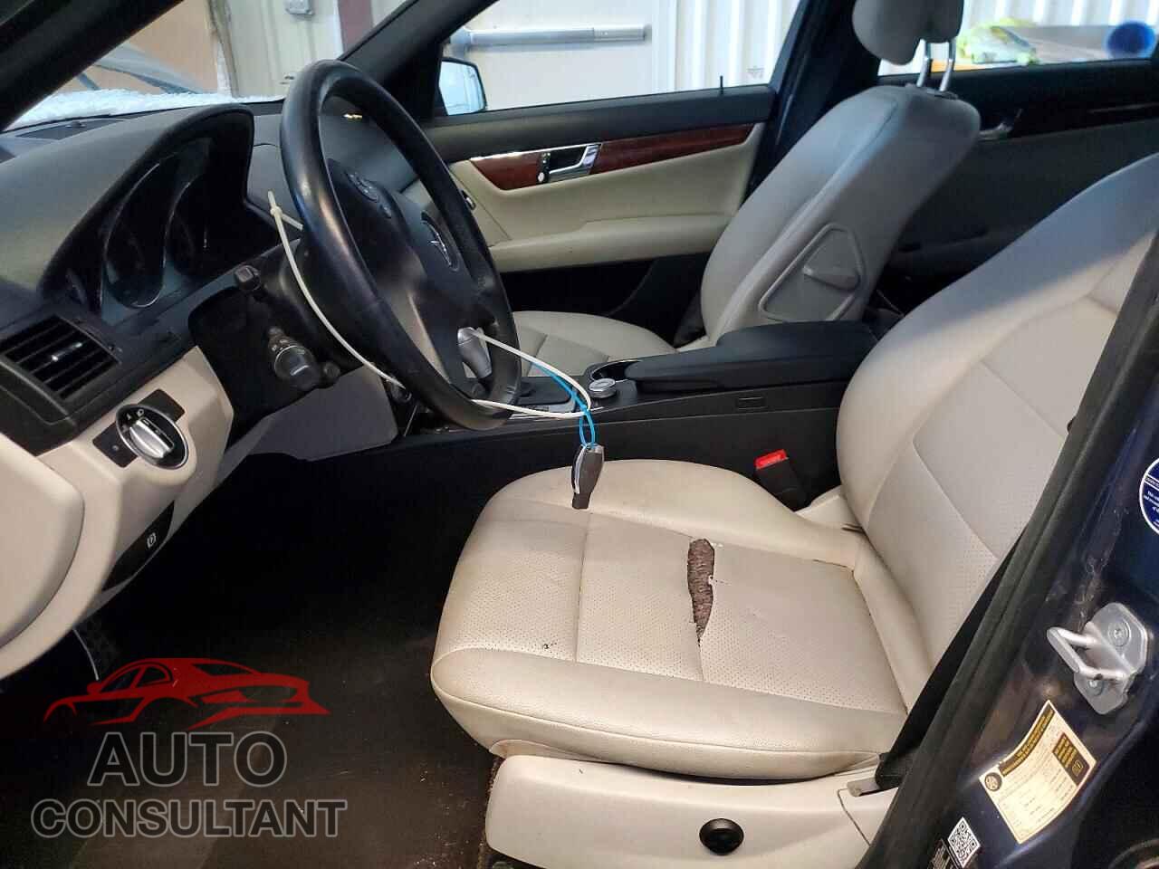 MERCEDES-BENZ C-CLASS 2011 - WDDGF8BB2BR133423