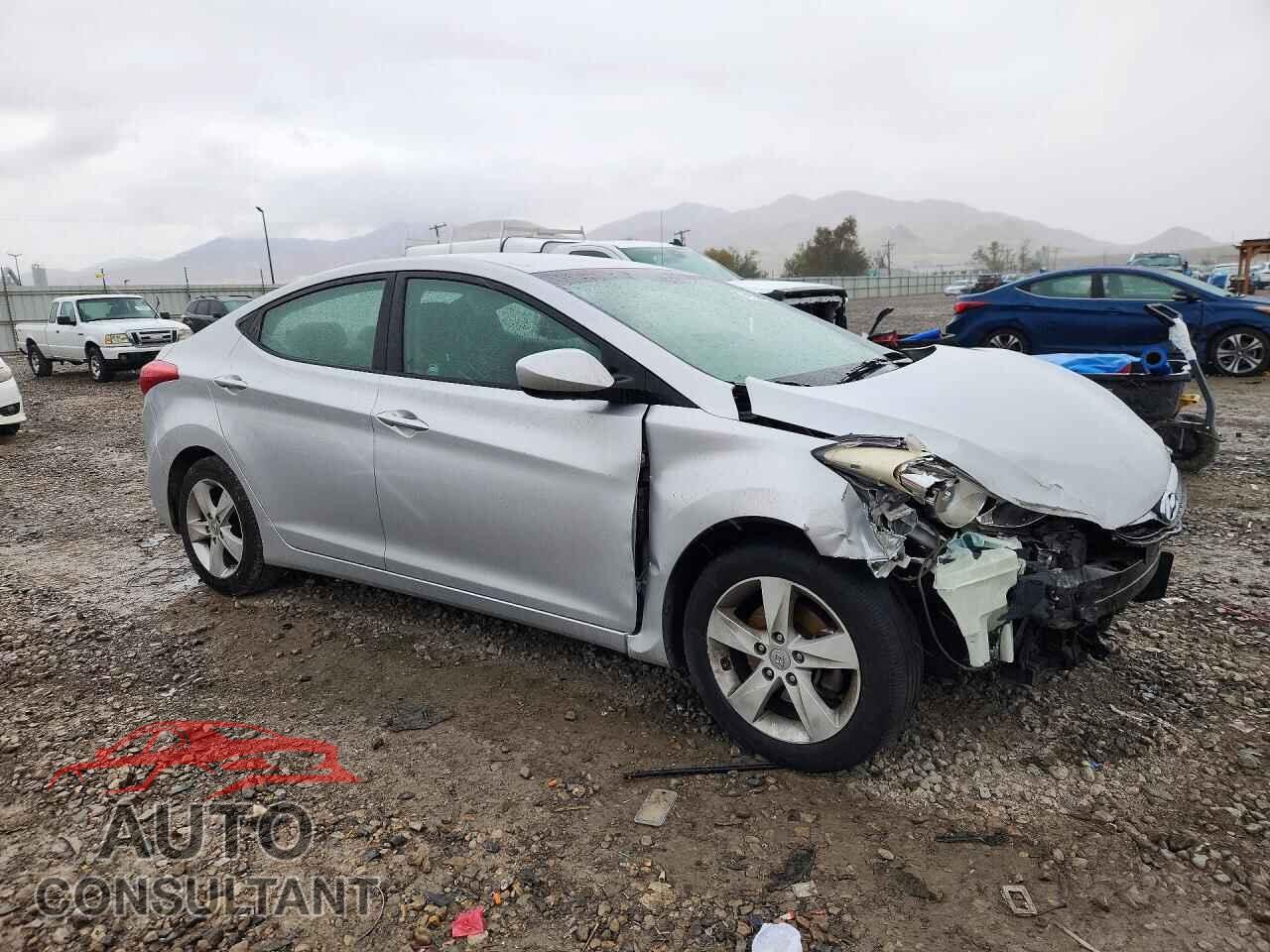 HYUNDAI ELANTRA 2013 - KMHDH4AE7DU521237