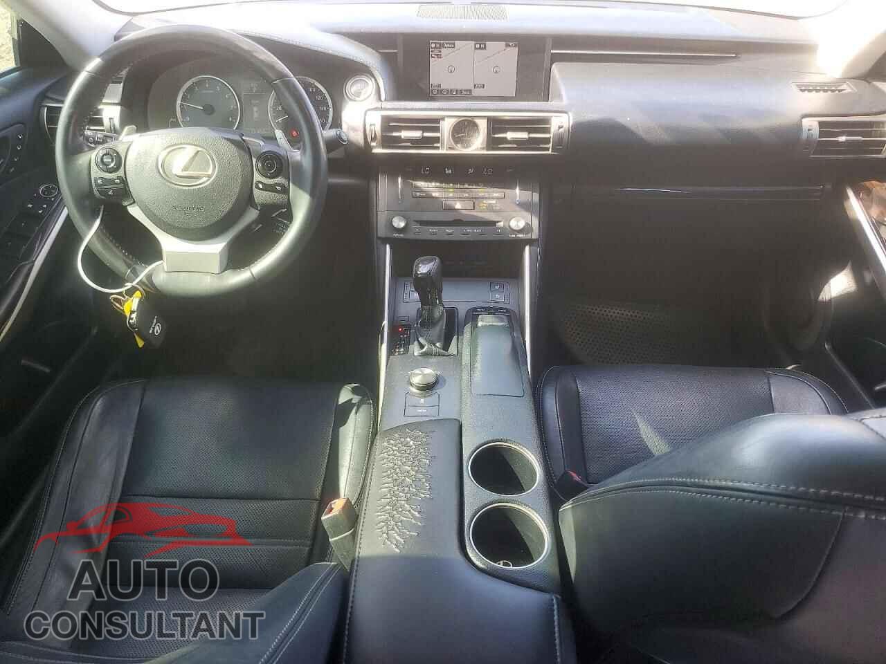 LEXUS IS 2015 - JTHCF1D27F5020480